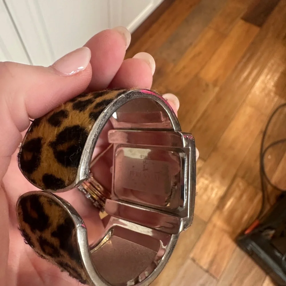 Leopard Print Quartz Watch for women